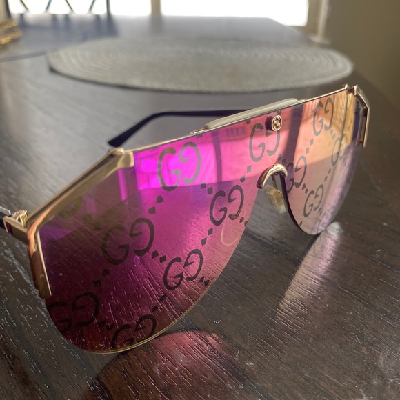 GUCCI GG0584S 005 Mirror Lens with GG GUCCI Multilayered pink mirror lens with GG motif GG0584s 005 main image 2